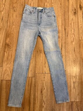 Aritzia Denim Forum Lola Light Wash High-Rise Skinny Jeans